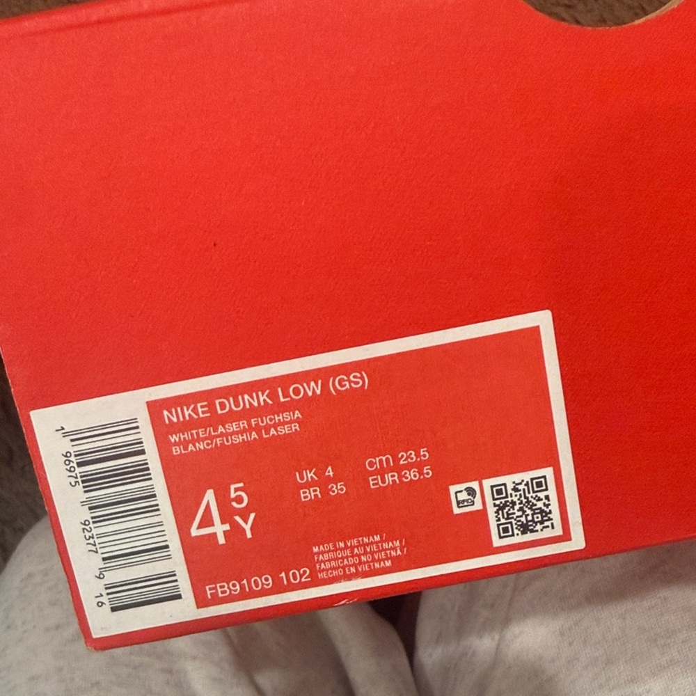 Nike Dunk Low - Picture 2 of 10